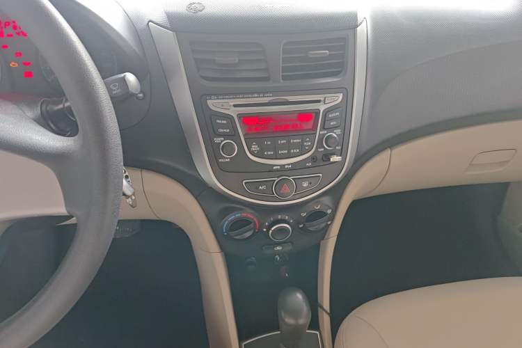 Used Hyundai Verna (older generation) 2016 1.4L Automatic Smart GLS