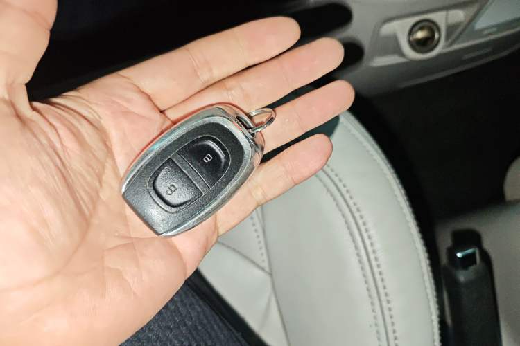 Used SAIC MAXUS G10 2014 2.0T Automatic Luxury Executive Edition
