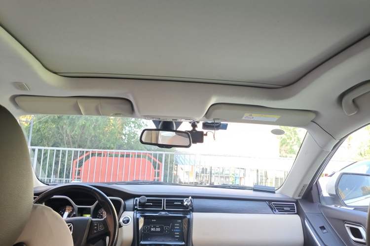 Used JMC Yusheng S330 2016 1.5L GTDi Automatic Two-Wheel Drive Fashion Edition
