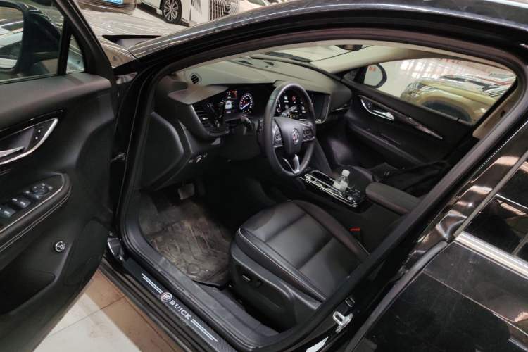 Used Buick Envision 2023 Encore S 552T Two-Wheel Drive Luxury Model
