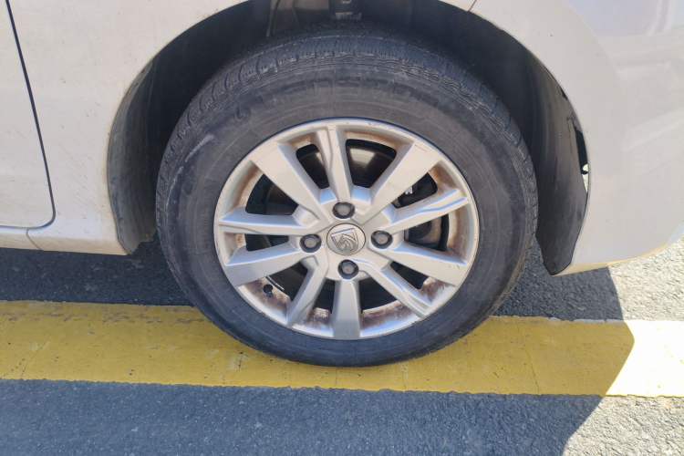 Used Baojun 360 2019 1.5L CVT Elite Version China VI Right Front Wheel Hub