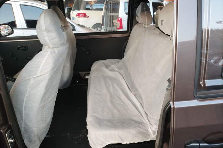 Used Jinbei Hiace X30 2023 1.5L Super-Comfortable Passenger Van 5/6/7-Seater Non-Air-Conditioned Version Model SWC15M