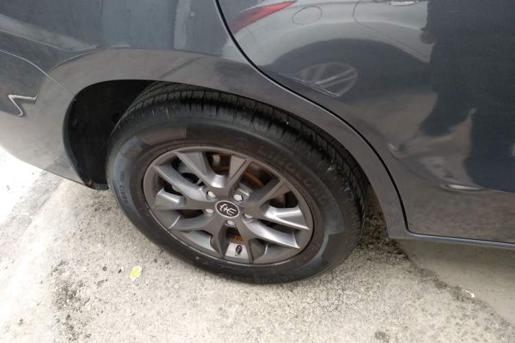 Used BYD Song 2020 Classic Edition 1.5T Automatic Elite Model Right Rear Wheel Hub