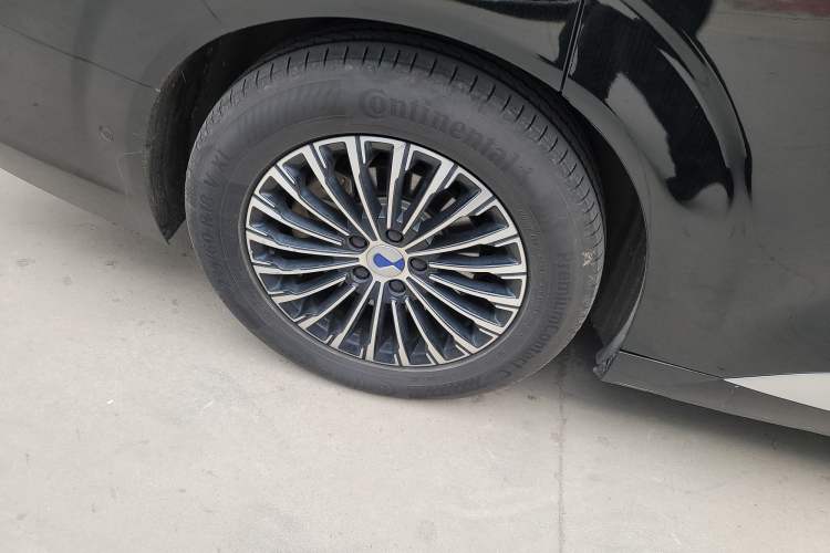 Used Denza D9 2022 DM-i 970 Four-Wheel Drive Flagship Model
