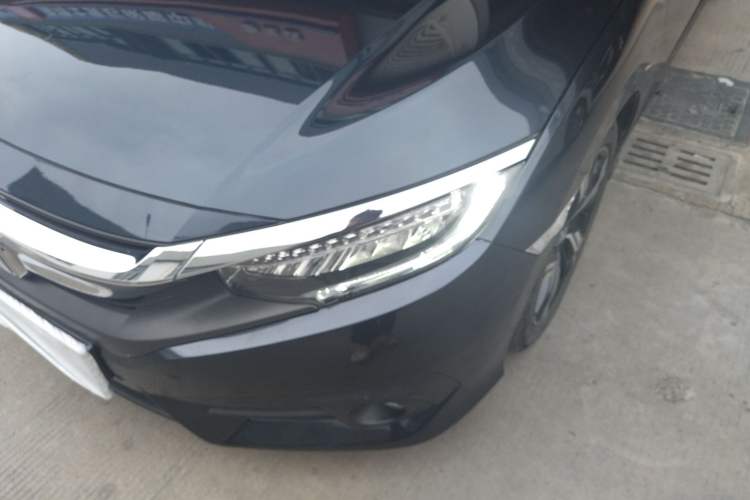 Used Honda Civic 2016 220TURBO CVT Prestige Edition
