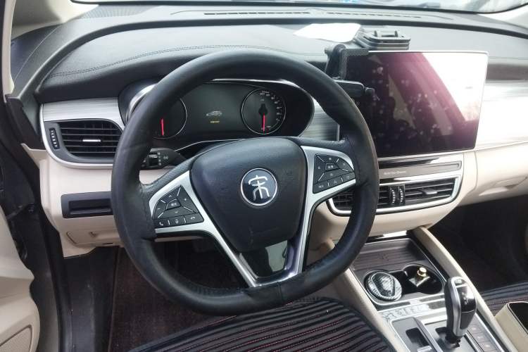 Used BYD Song MAX New Energy 2019 DM 1.5T Smart Connect Zhiyao Model 6-Seater China V Emission Standard