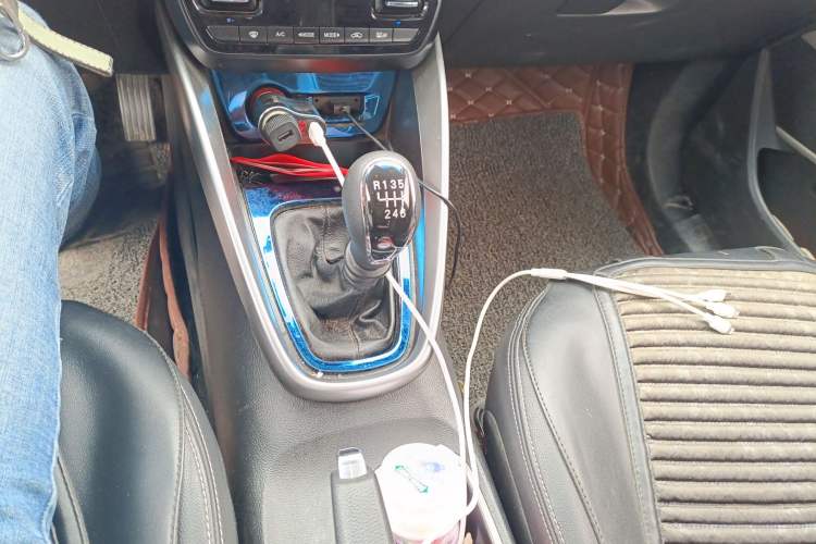 Used Baojun 510 2017 1.5L manual Comfort trim