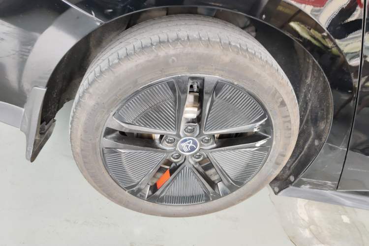 Used BYD Han 2023 EV Champion Edition 605KM Front-Drive Premium Model Right Rear Wheel Hub