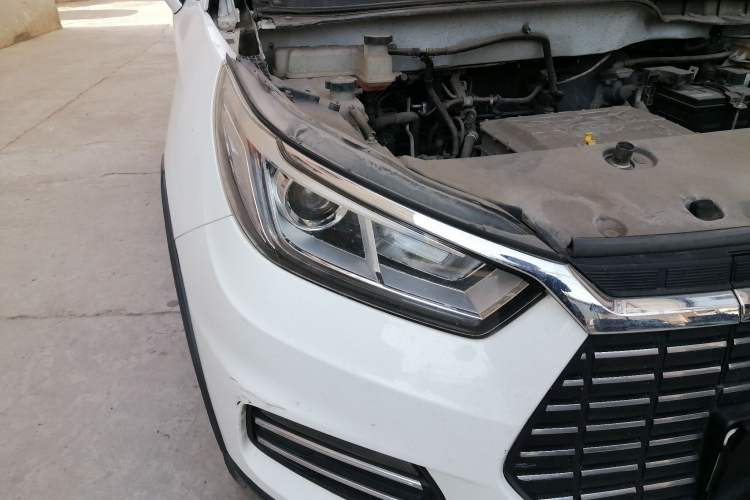 Used BYD Yuan New Energy 2018 EV360 Smart Connect Cool Edition Right Front Headlight