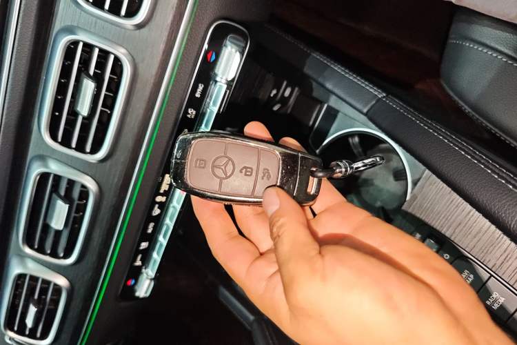 Used Mercedes-Benz GLE 2024 GLE 450 4MATIC Luxury Model Vehicle Key