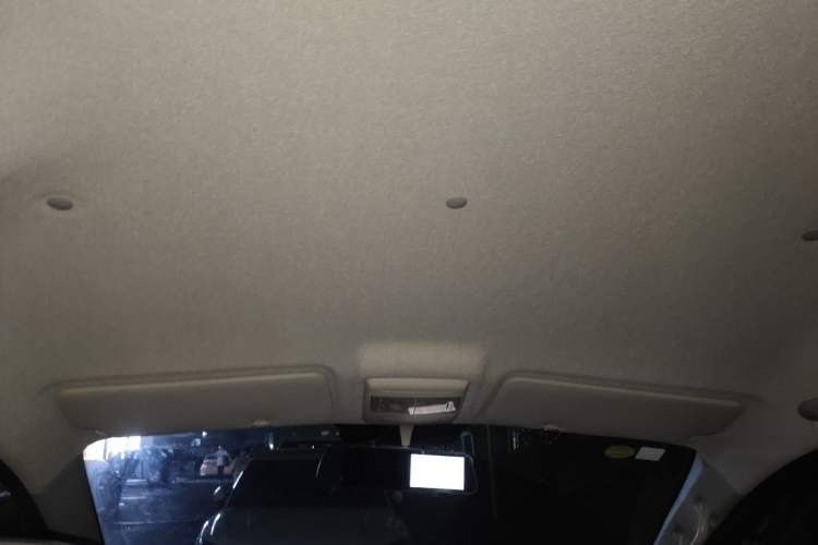 Used Jinbei Gold Hiace 2023 1.5L Passenger Vehicle Engineering Lion 5/6/7 Seater
