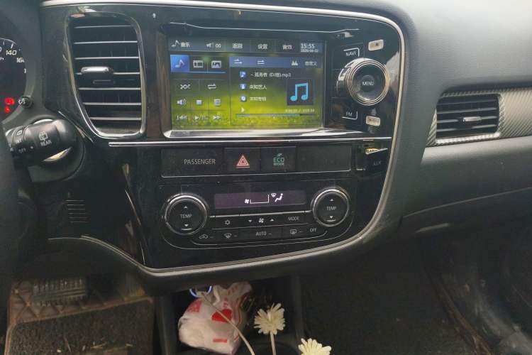 Used Mitsubishi Outlander 2013 2.4L 4x4 Luxury Navigation Edition 5 Seats
