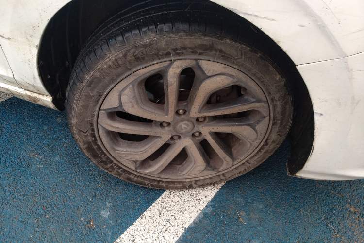 Used CHANGAN Eado New Energy 2019 EV460 Smart Edition Right Front Wheel Hub