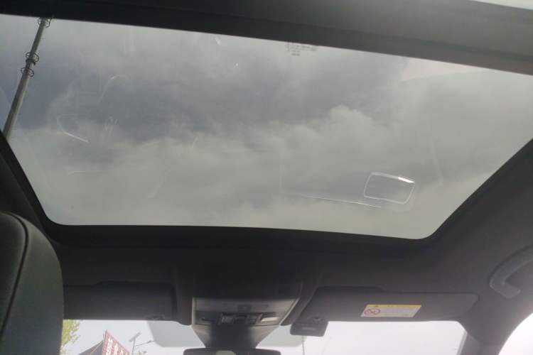 Used Volkswagen T-ROC 2023 300TSI DSG Two-Wheel-Drive Chen Guang Edition Headliner