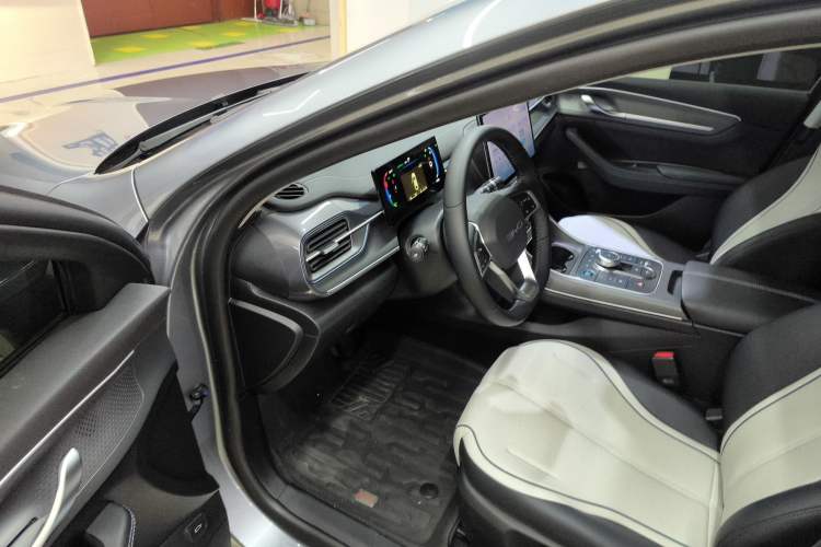 Used BYD Destroyer 05 2024 HONOR Edition DM-i 55KM Luxury Model
