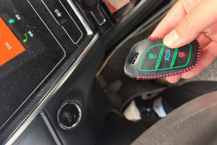 Used Roewe i5 2019 1.5L Manual 4G Connect Luxury Edition
