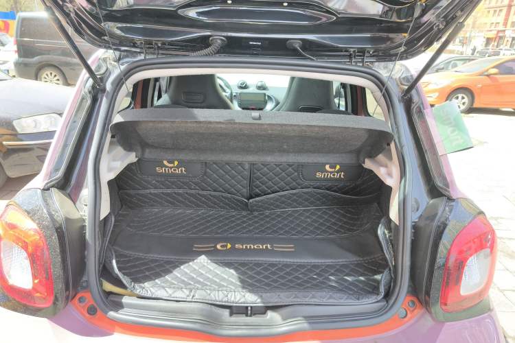 Used smart forfour 2016 0.9T 66 kW Pioneer Edition