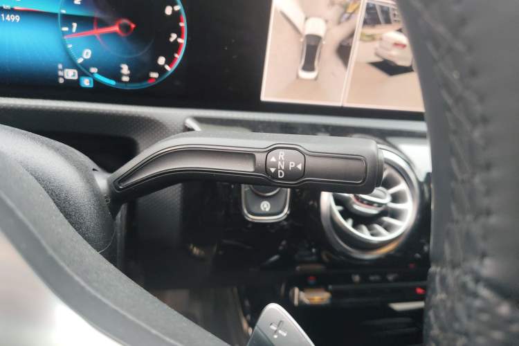 Used Mercedes-Benz A-Class 2022 Revised Version A 200 L Sport Sedan Fashionable Style