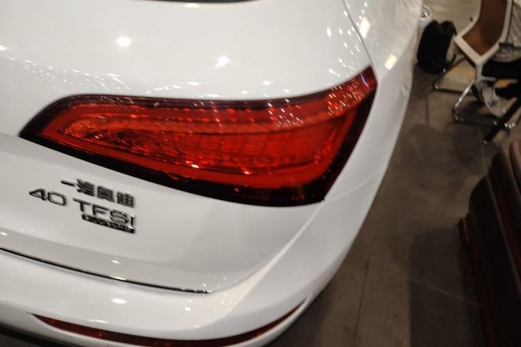 Used Audi Q5 2016 40 TFSI Comfort Model Right Rear Taillight