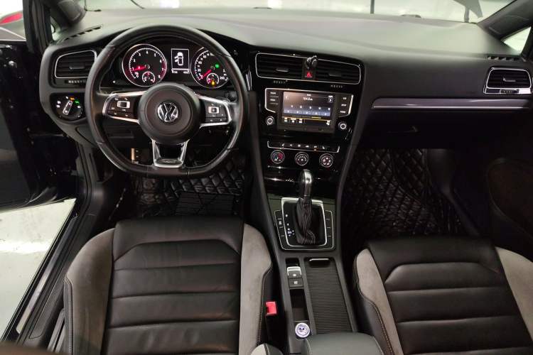 Used Volkswagen Golf 2016 1.4TSI Automatic R-Line Audio And AC Panel