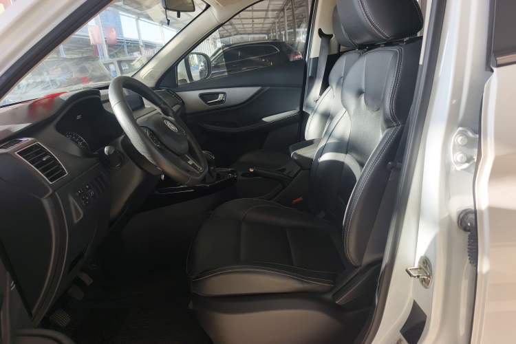 Used Dongfeng Fengon S560 2018 1.8L Manual Urban Model 7 Seats