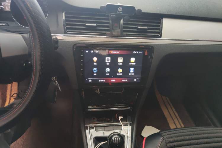 Used Volkswagen Bora 2013 1.6L Manual Fashion Edition
