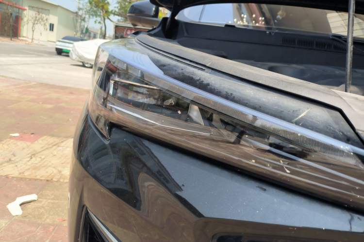 Used CHANGAN OSHAN X5 PLUS 2023 Revised 1.5T DCT Excellence Edition Right Front Headlight