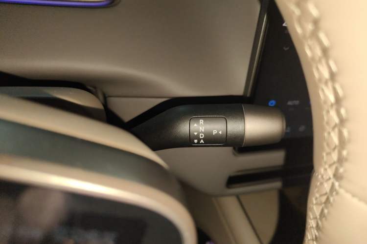 Used Li Auto i6 2025 Model Two-Wheel-Drive Standard Type