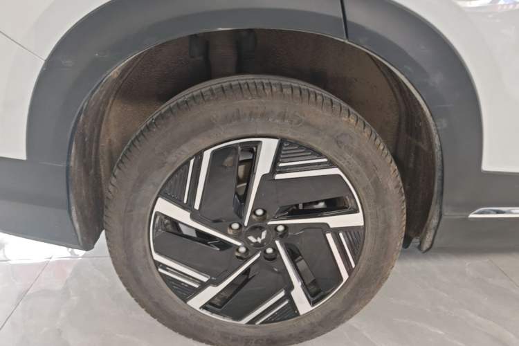 Used Wuling Xingguang S 2024 130 km Flagship Version Right Rear Wheel Hub