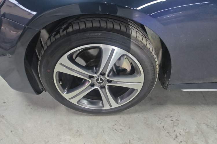 Used Mercedes-Benz E-Class 2018 E 200 L Sport Edition Left Front Wheel Hub