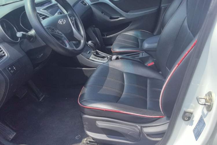 Used Hyundai Elantra (5th Generation / Langdong) 2015 1.6L Automatic Leading Model