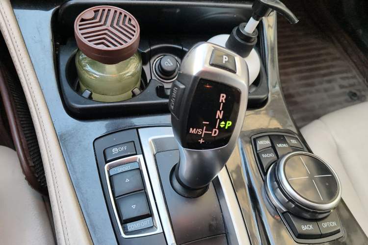 Used BMW 5 Series 2013 525Li Luxury Model
