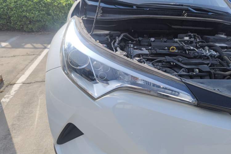 Used Toyota IZOA 2018 2.0L Yichi Version China VI Standard
