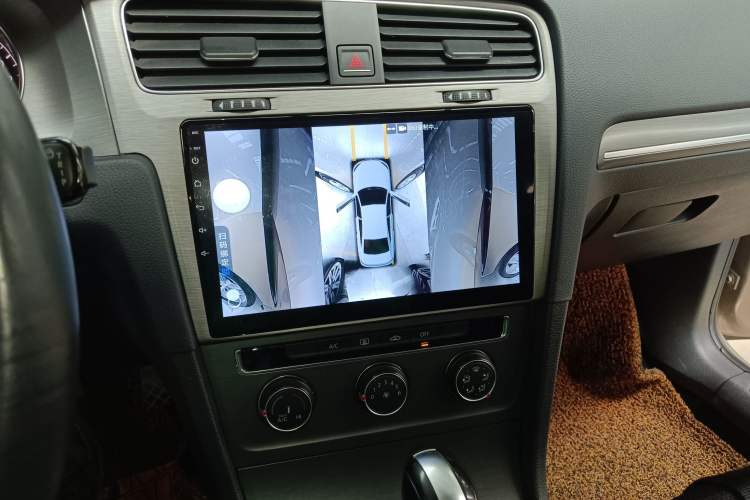 Used Volkswagen Golf 2016 1.6L Automatic Comfort Model Audio And AC Panel