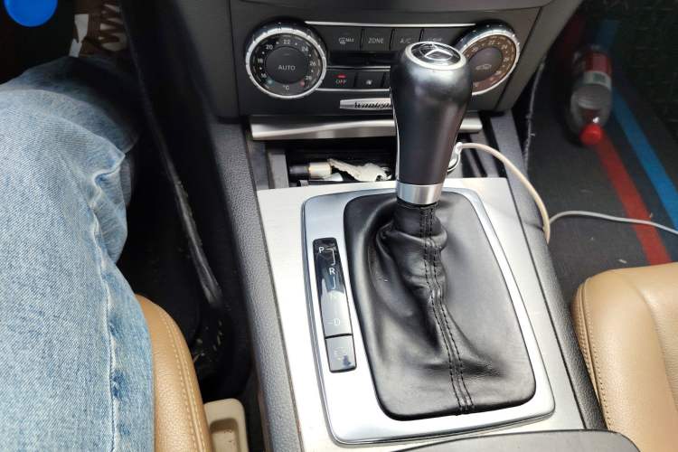 Used Mercedes-Benz C-Class 2011 C 200 Fashion Travel Edition Gear Lever