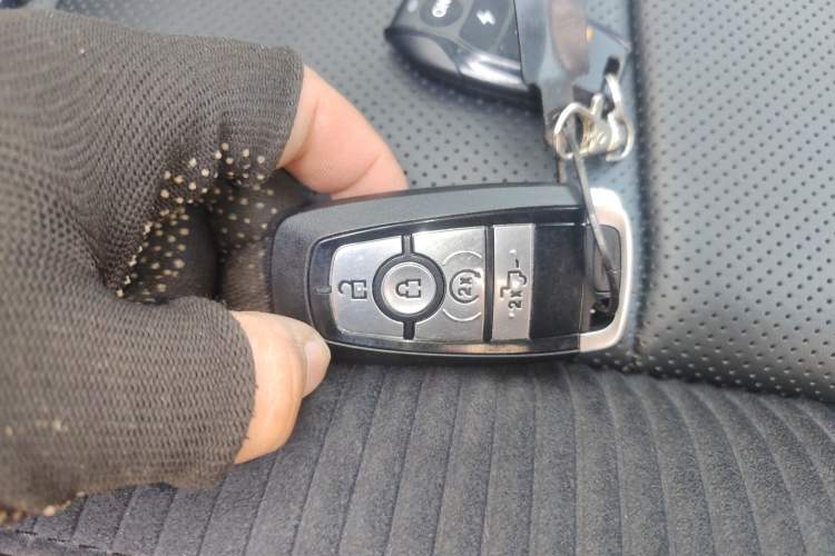 Used Ford F-150 Raptor 
