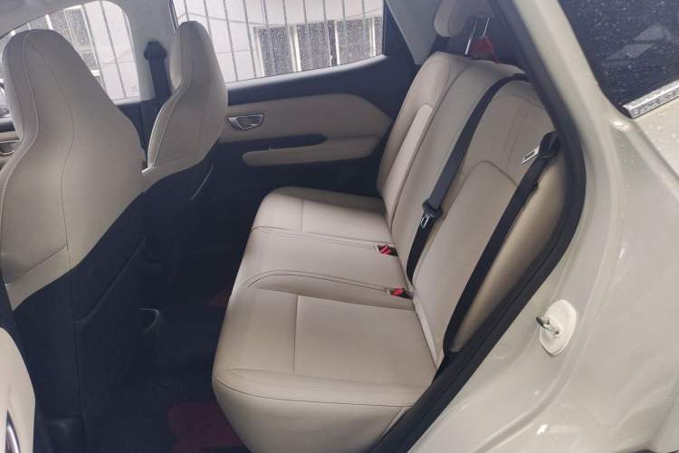 Used Wuling Bingo PLUS 2024 330 km Range Five-Seater Version
