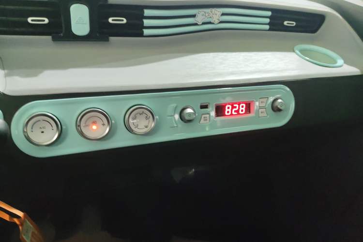 Used Wuling Hongguang MINIEV 2021 Macaron Premium Model – Lithium Iron Phosphate