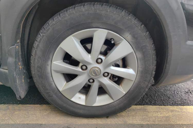 Used Nissan Livina 2013 Jinrui 1.6XL CVT Comfort Edition Right Front Wheel Hub