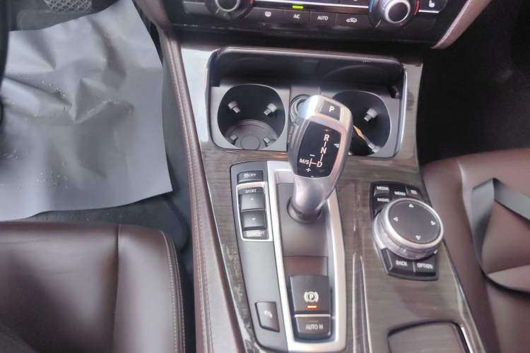 Used BMW 5 Series 2014 525Li Luxury Design Package
