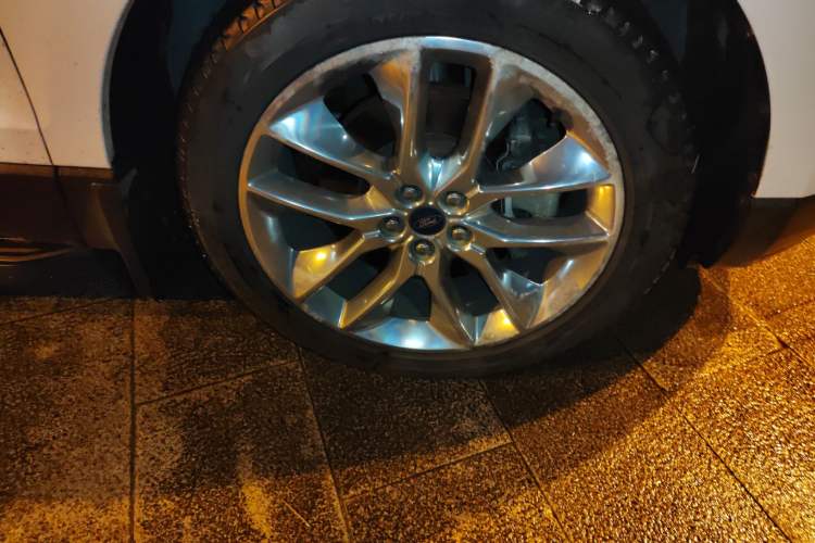 Used Ford Edge 2015 2.0T GTDi Four-Wheel Drive Prestige Model