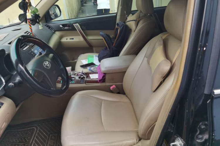 Used Toyota Highlander 2012 2.7L Two-Wheel Drive 7-Seater Elite Edition Left Front Seat