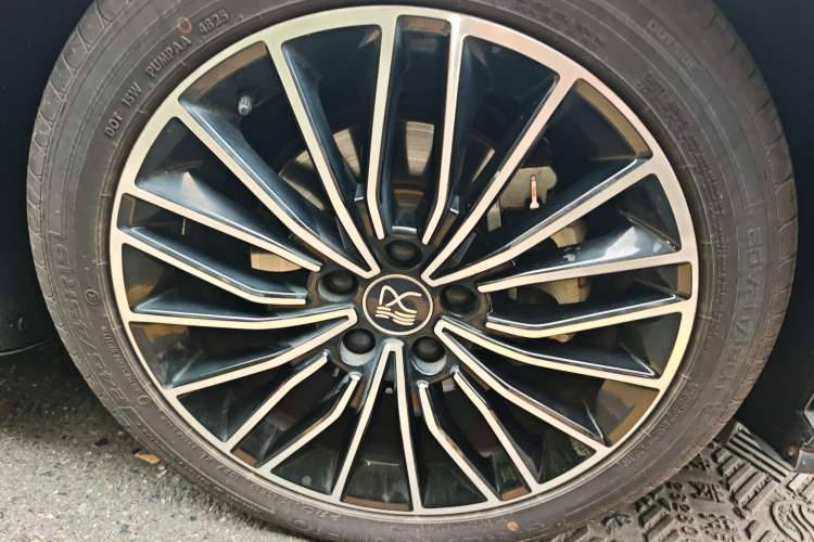 Used BYD Han 2020 DM Four-Wheel Drive Performance Edition Prestige Model Right Front Wheel Hub