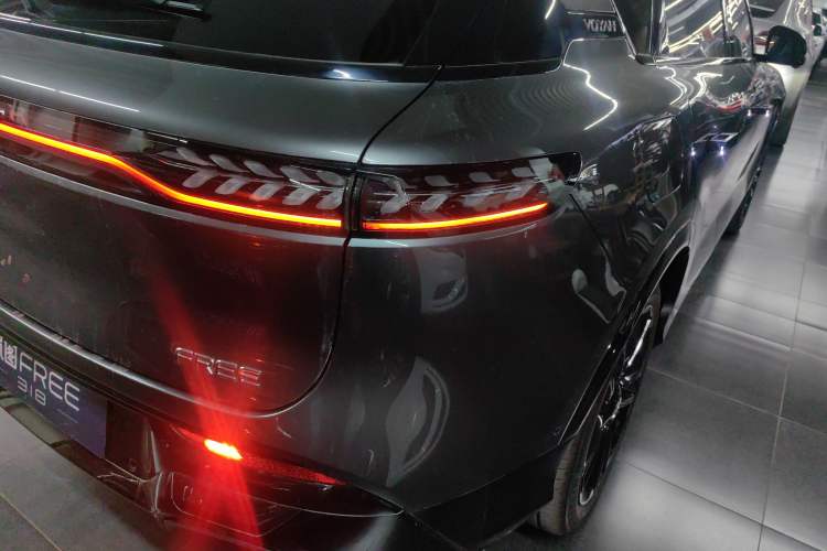 Used VOYAH FREE 2025 318 318 km Rear-Drive Touring Edition