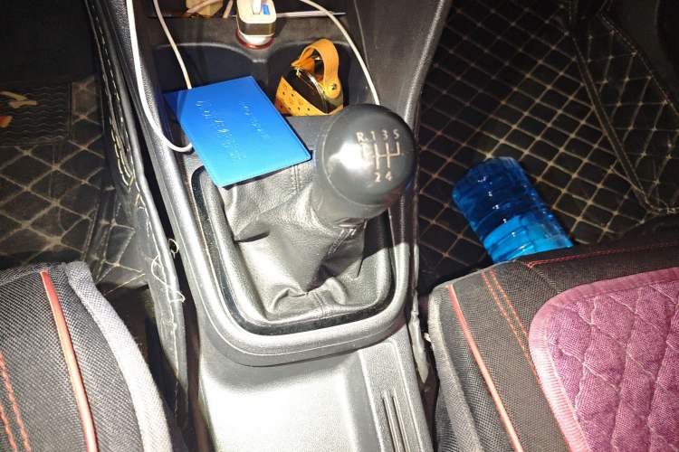 Used Volkswagen Jetta 2013 1.4L Manual Fashion Model Gear Lever