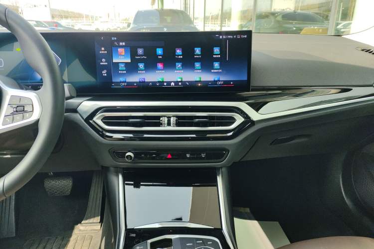 Used BMW i3 2024 eDrive 35 L
