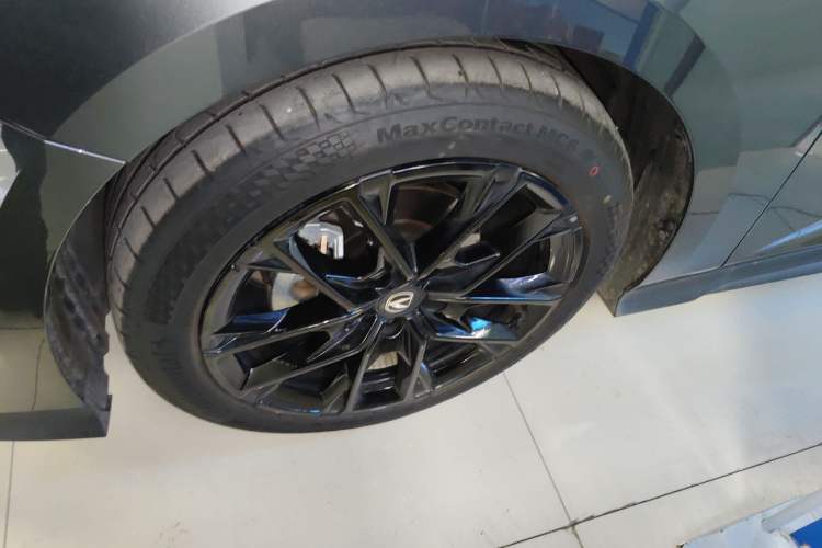 Used CHANGAN UNI-V 2024 1.5T Prestige Edition Left Front Wheel Hub
