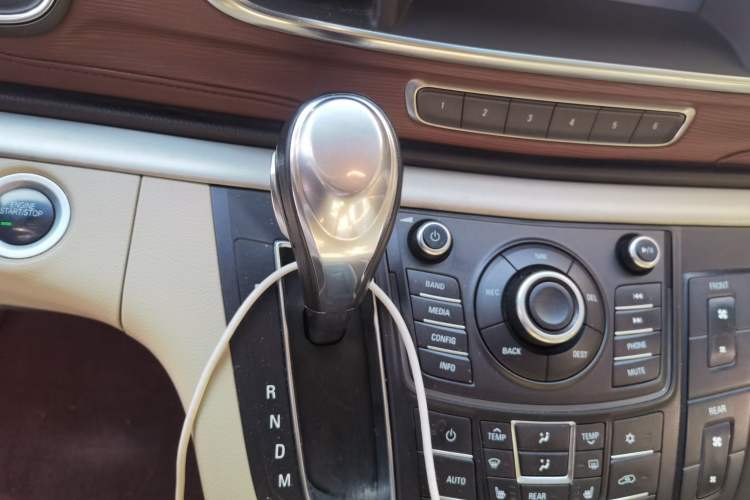 Used Buick GL8 2014 3.0L GT Luxury Business Haoya Edition