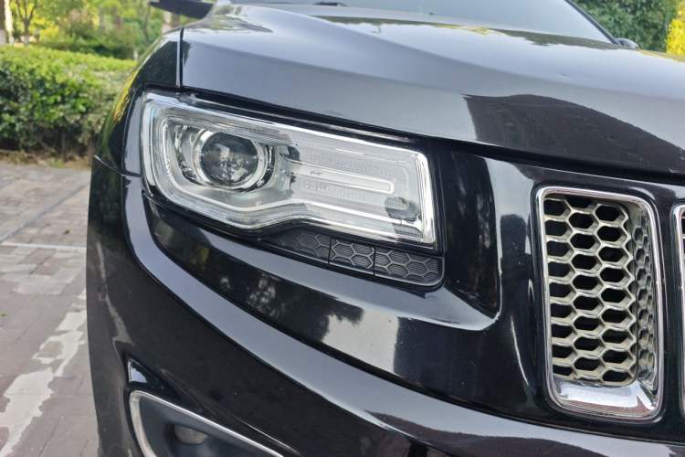 Used Jeep Grand Cherokee 2015 3.0TD Diesel Elite Navigation Edition
