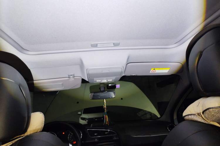 Used Peugeot 3008 2015 2.0L Automatic Trend Edition Headliner